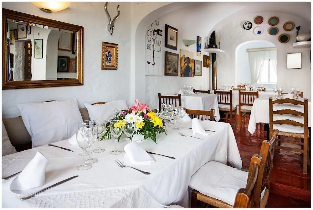 Hostal S'Engolidor Santo Tomas Country house