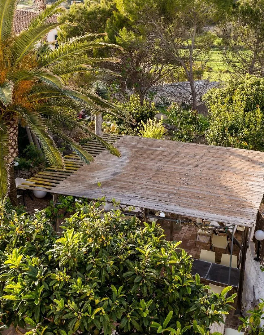 Hostal S'Engolidor Santo Tomas Country house