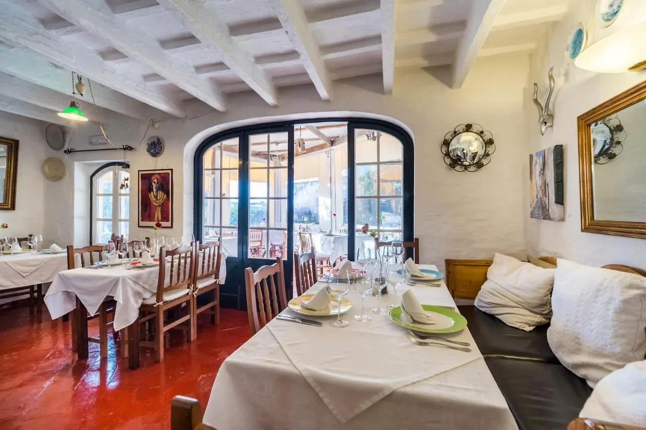 Hostal S'Engolidor Santo Tomas